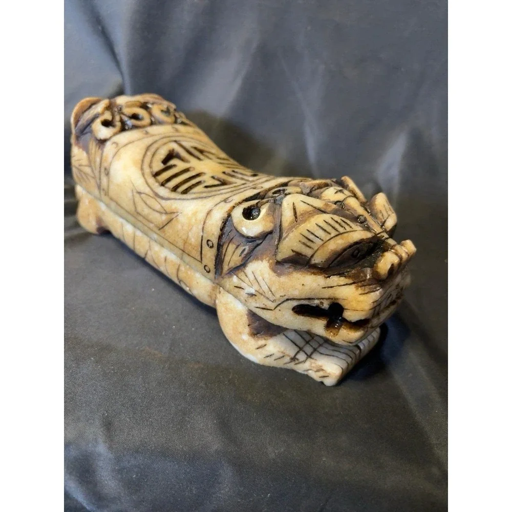 Vintage hand-carved serpentine stone Foo Dog Covered box 9.5